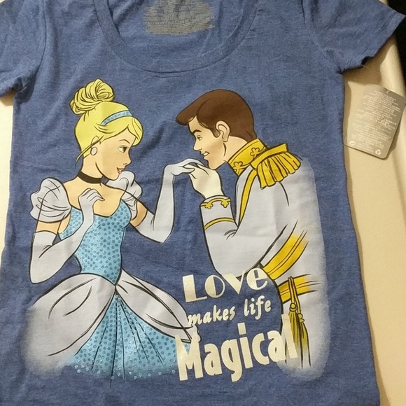Disney shirt xs - Picture 3 of 3